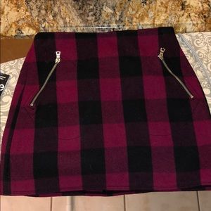 Gap size 0 red and black plaid skirt